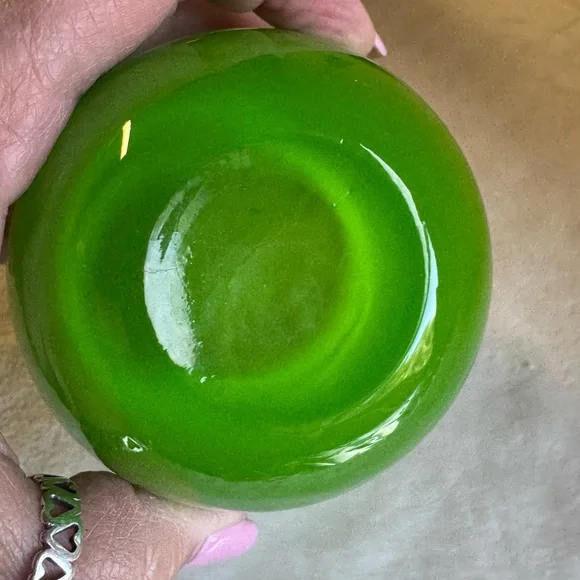 Mid Century Vintage Green Decorative Glass Vase - Picture 4 of 8